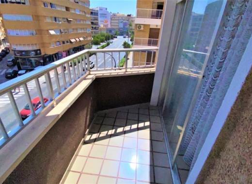 Apartment - Resale - Torrevieja - Av. Dr. Gregorio Maran, 11