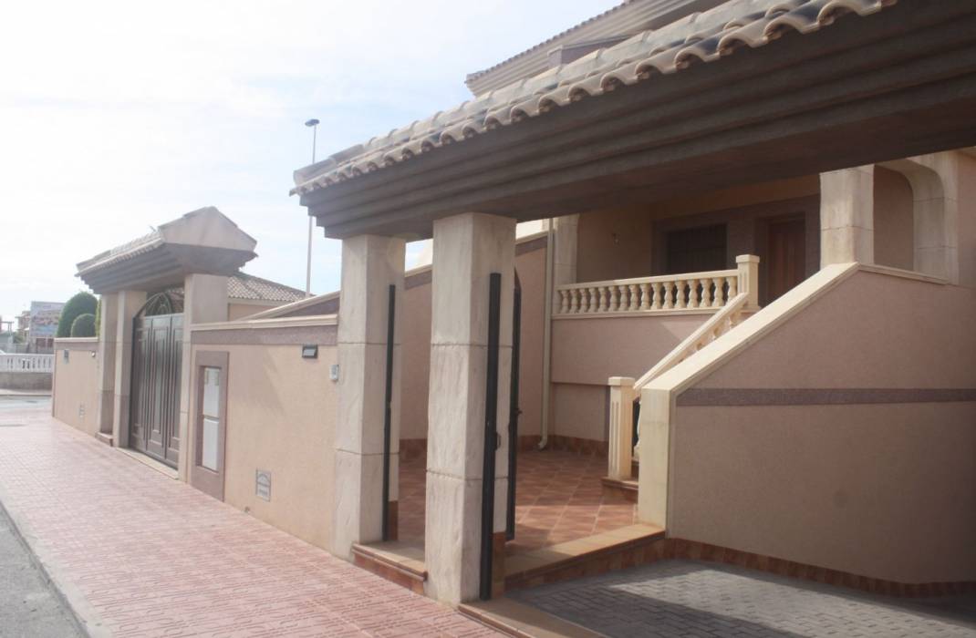 Nouvelle construction - Terraced house - Torrevieja - Los altos