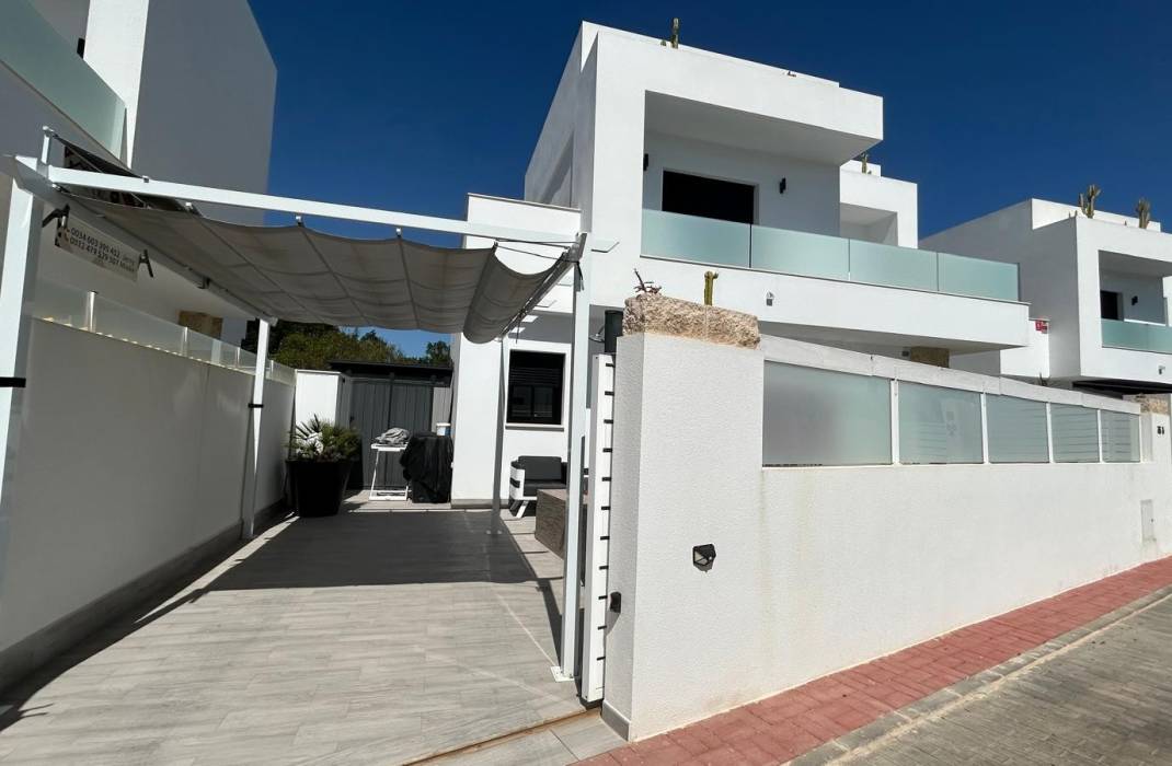 Resale - 4. House - Detached Villa - Los Montesinos - La Herada