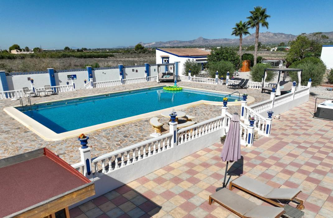 Resale - 5. Finca / Country Property - Crevillente