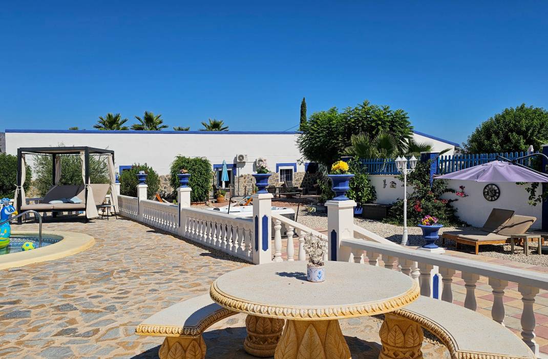 Resale - 5. Finca / Country Property - Crevillente