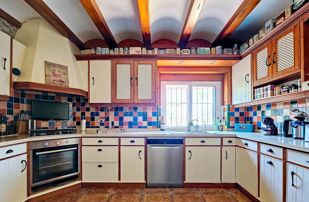 Resale - 5. Finca / Country Property - Crevillente