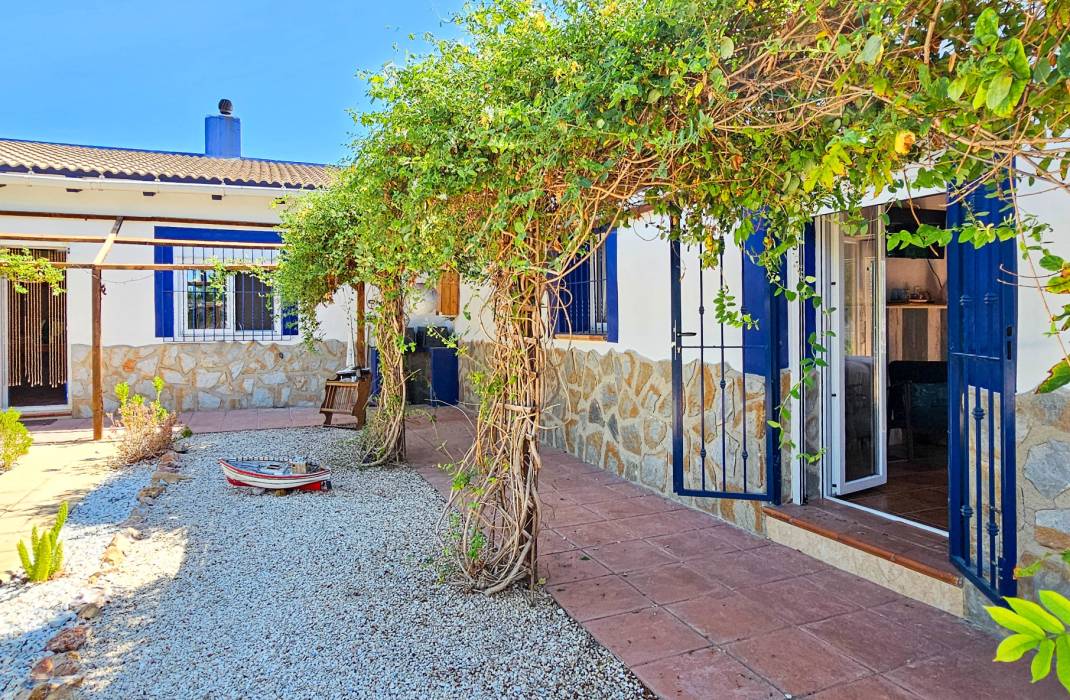 Resale - 5. Finca / Country Property - Crevillente