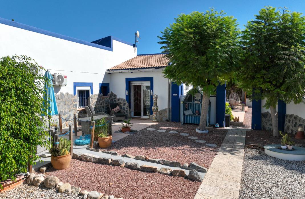 Resale - 5. Finca / Country Property - Crevillente