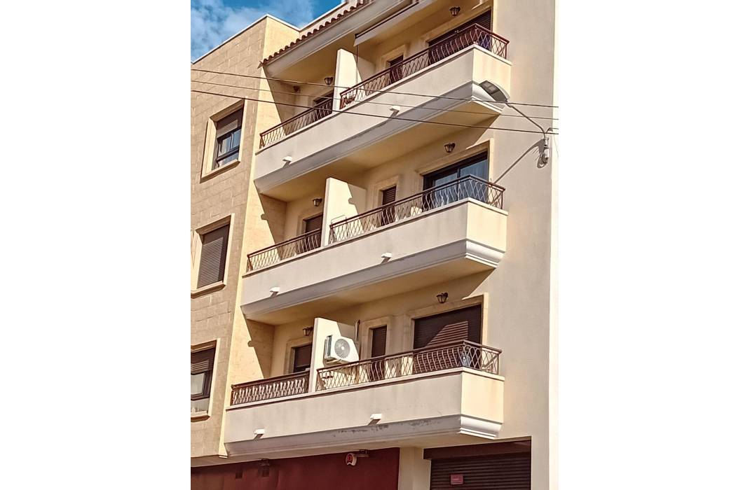 Resale - Apartment - Almoradi - Center