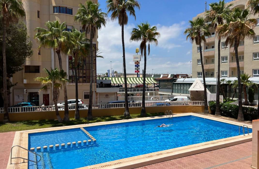 Resale - Apartment / flat - Punta Prima - Punta Prima Torrevieja