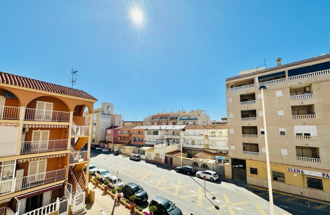 Resale - Apartment - La Mata - STS-5191 CALLE EMPERADORES