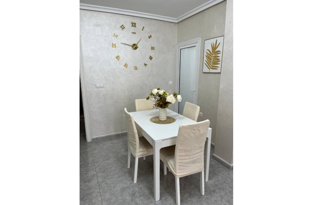 Resale - Apartment - Los Montesinos