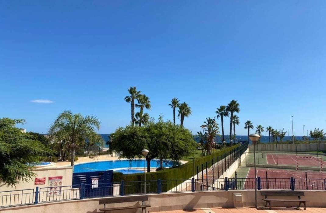 Resale - Apartment - Mil Palmeras