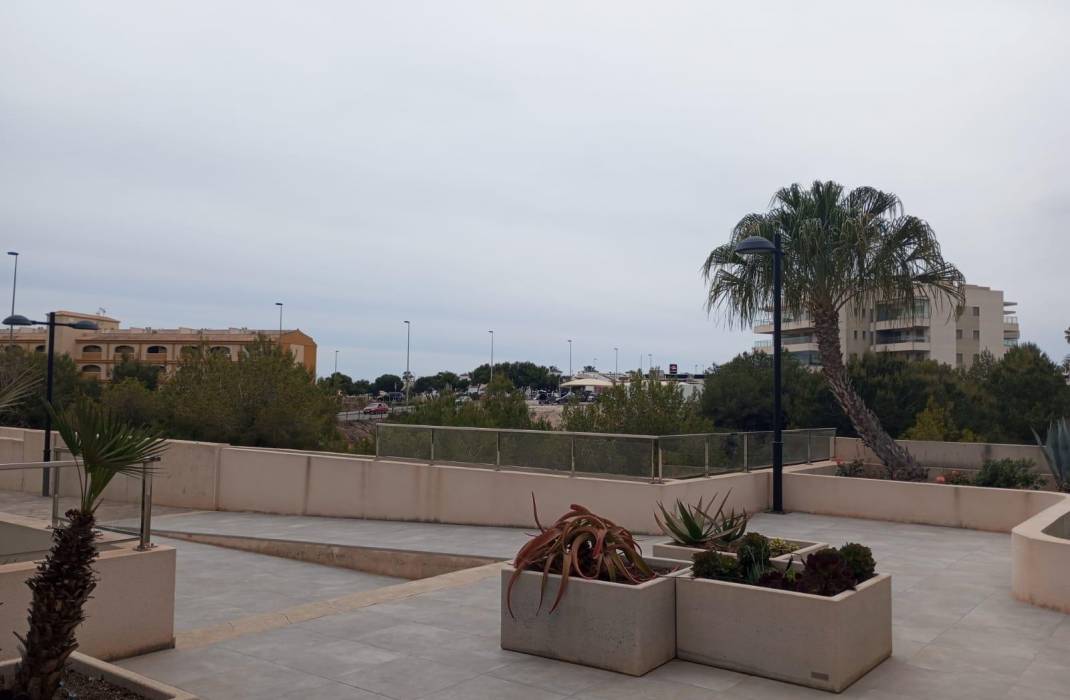 Resale - Apartment - Orihuela Costa - La Zenia