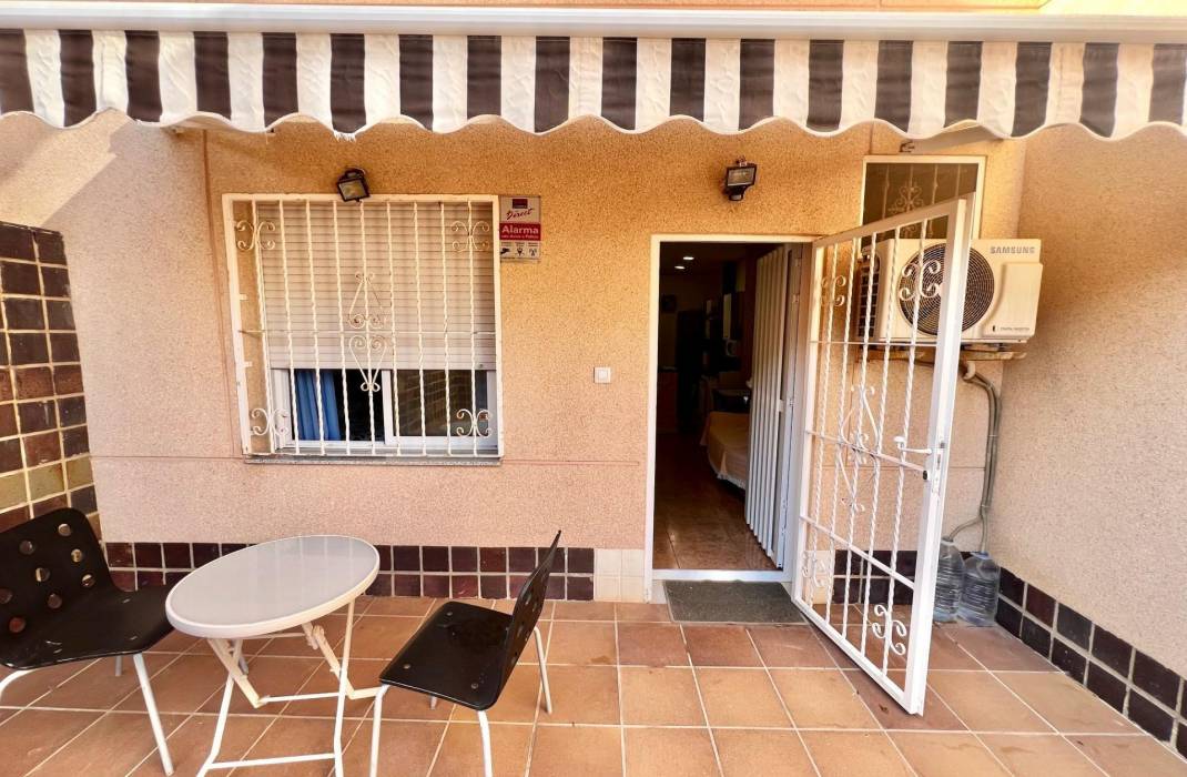 Resale - Apartment - Orihuela Costa - La Zenia