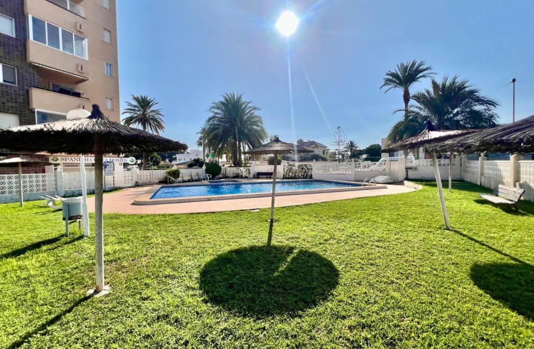 Resale - Apartment - Orihuela Costa - La Zenia