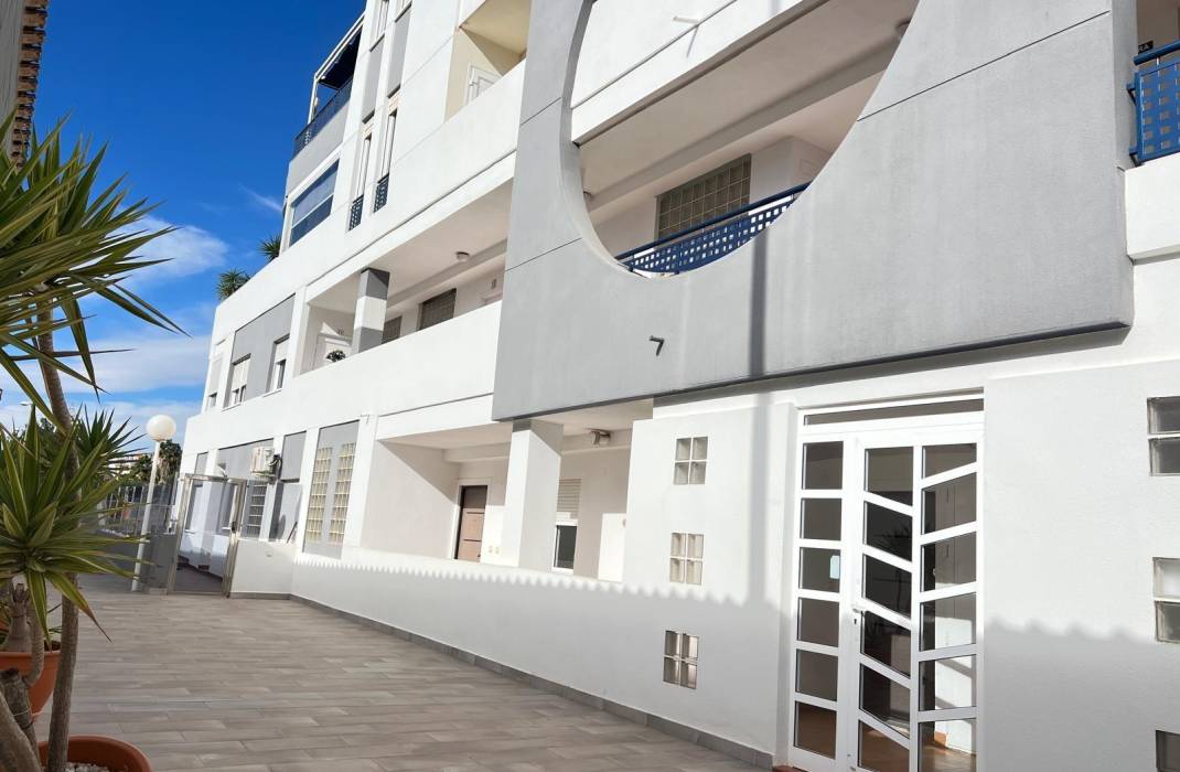 Resale - Apartment - Orihuela Costa - Las Filipinas