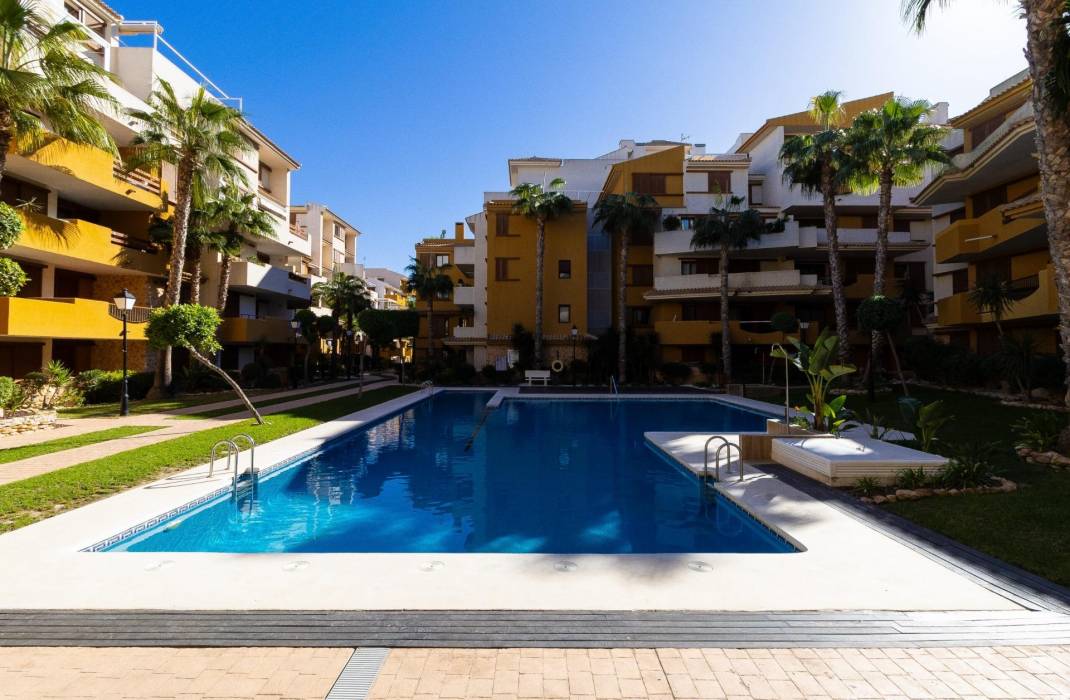 Resale - Apartment - Orihuela Costa - Punta Prima