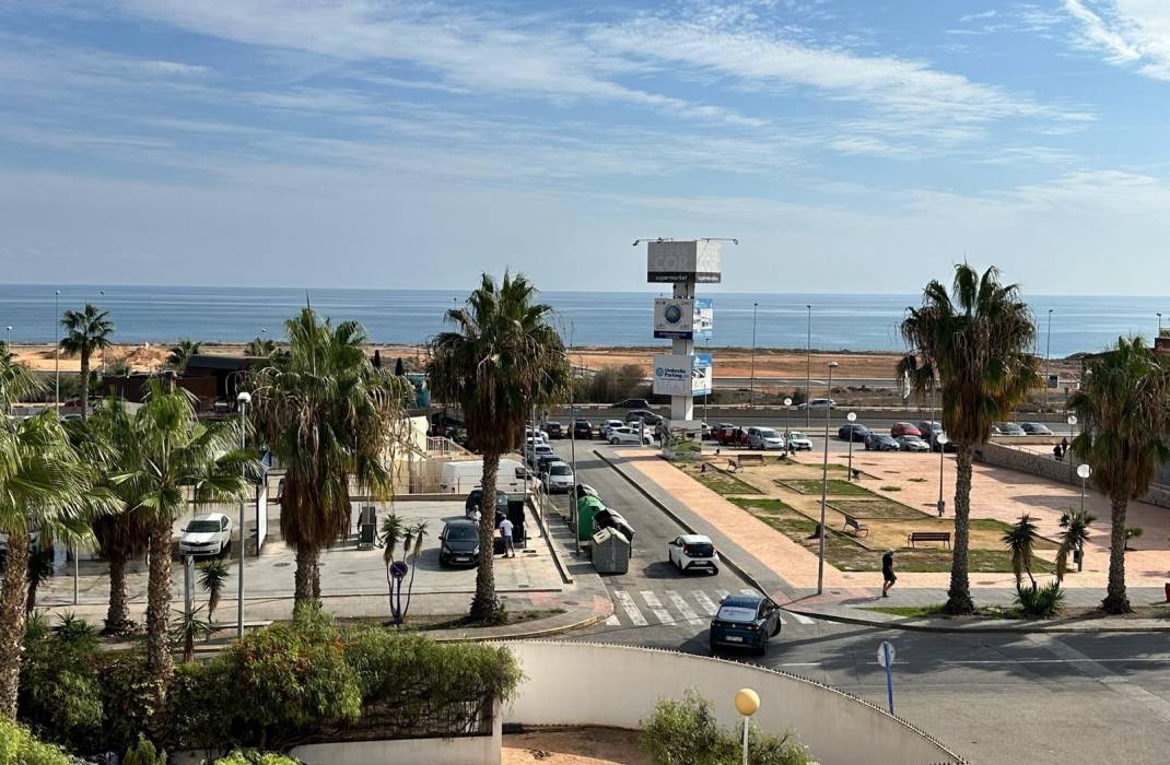 Resale - Apartment - Orihuela Costa - Punta Prima