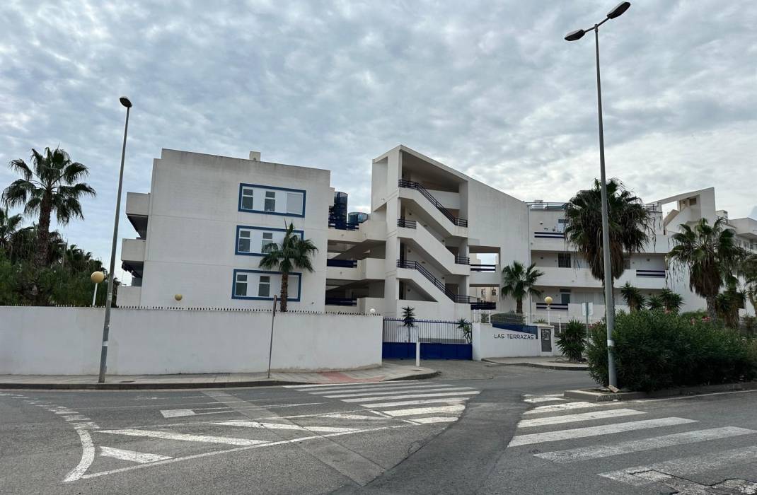 Resale - Apartment - Orihuela Costa - Punta Prima