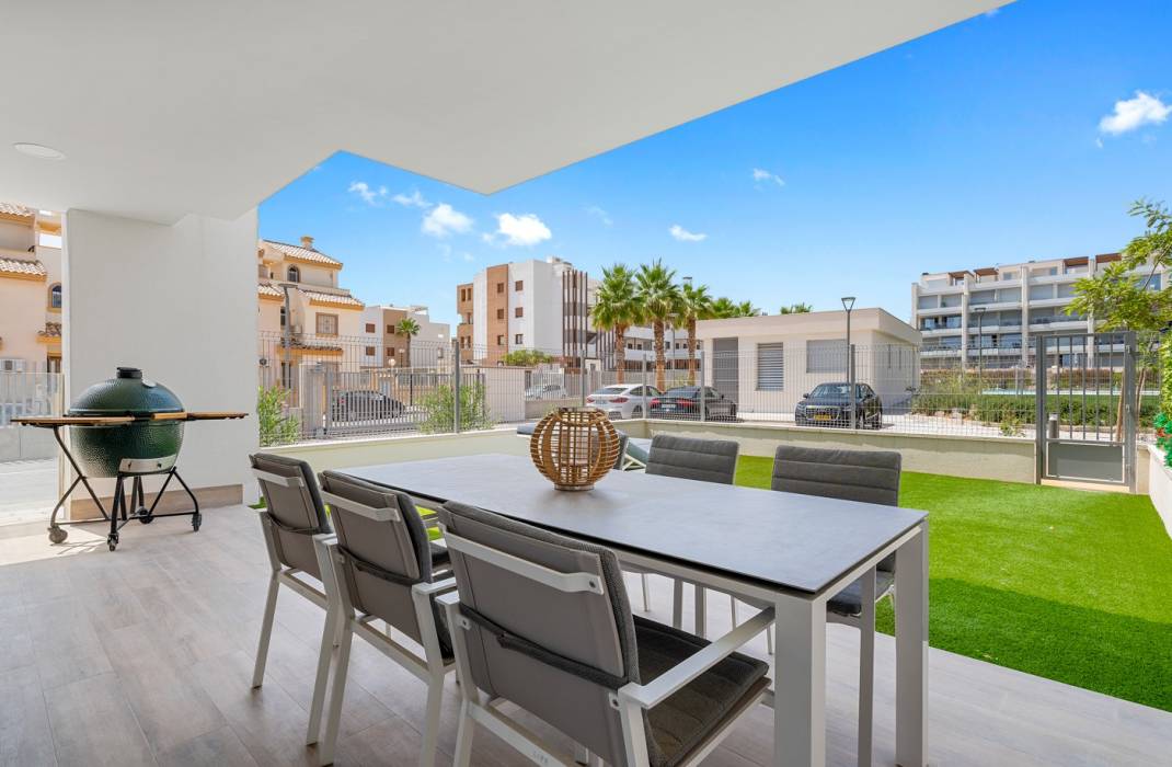 Resale - Apartment - Orihuela Costa - Villamartn