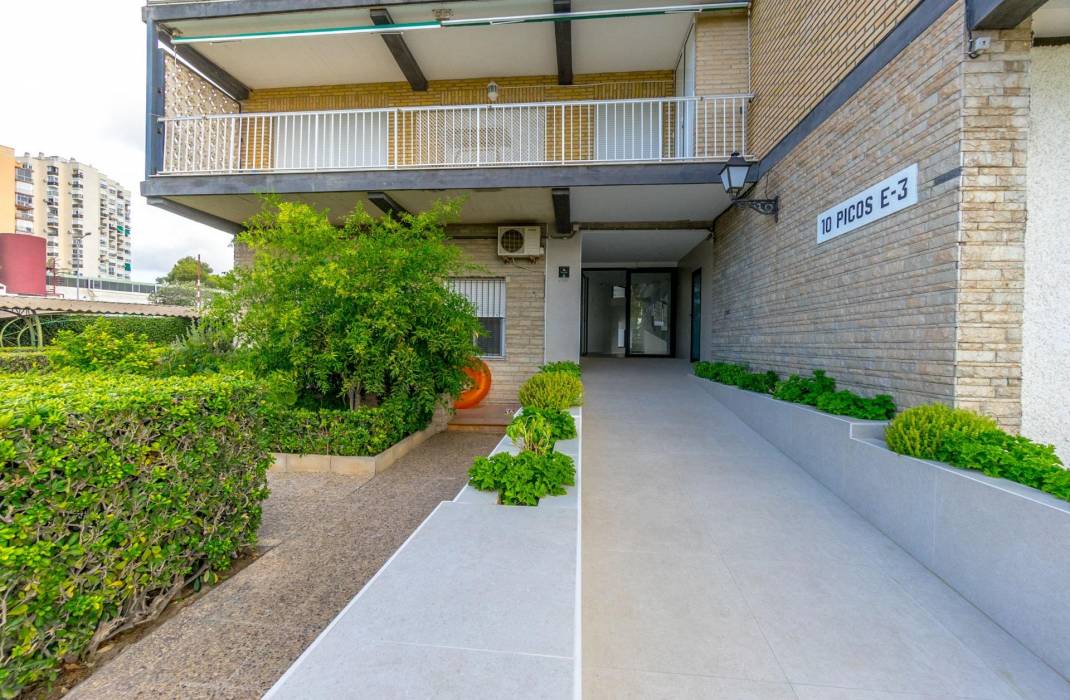 Resale - Apartment - Orihuela Costa