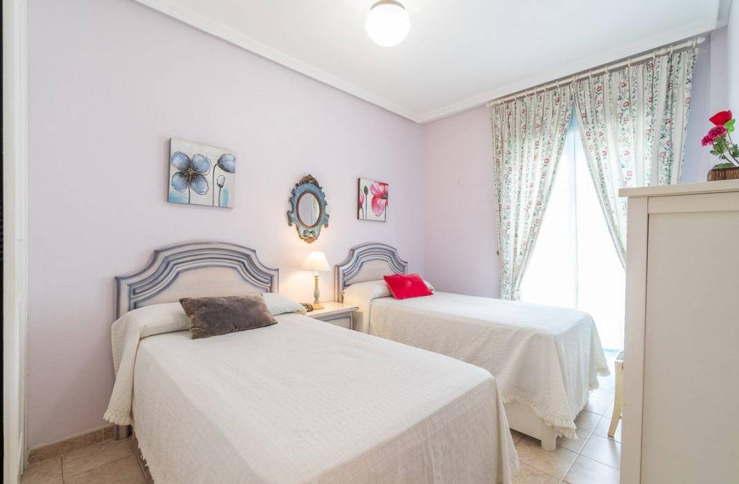 Resale - Apartment - Orihuela Costa