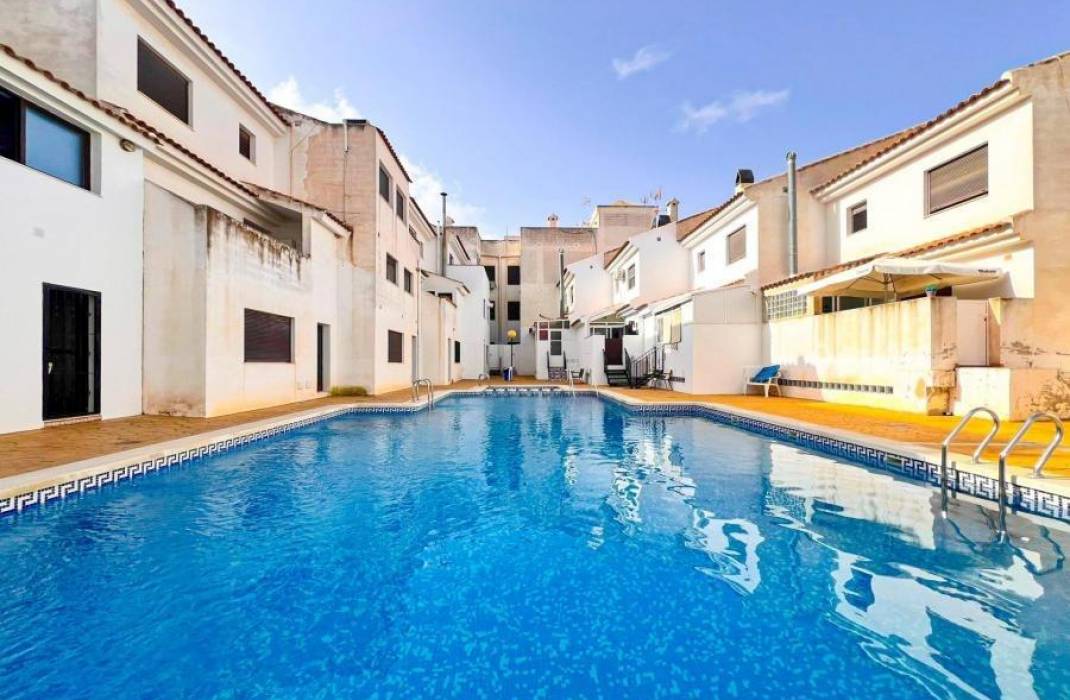 Resale - Apartment - San Miguel de Salinas - Pueblo