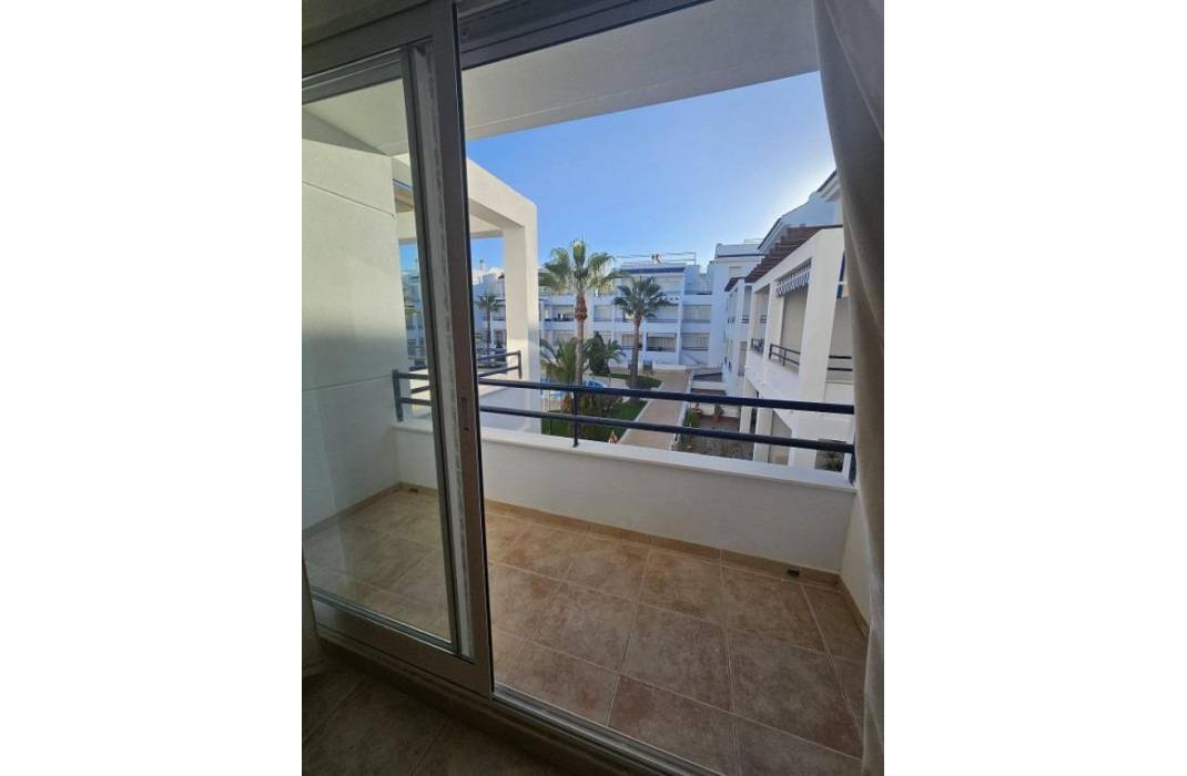 Resale - Apartment - Torrevieja - Acequion