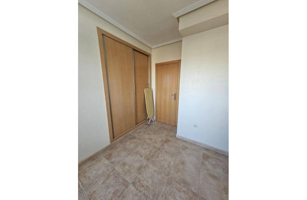 Resale - Apartment - Torrevieja - Acequion