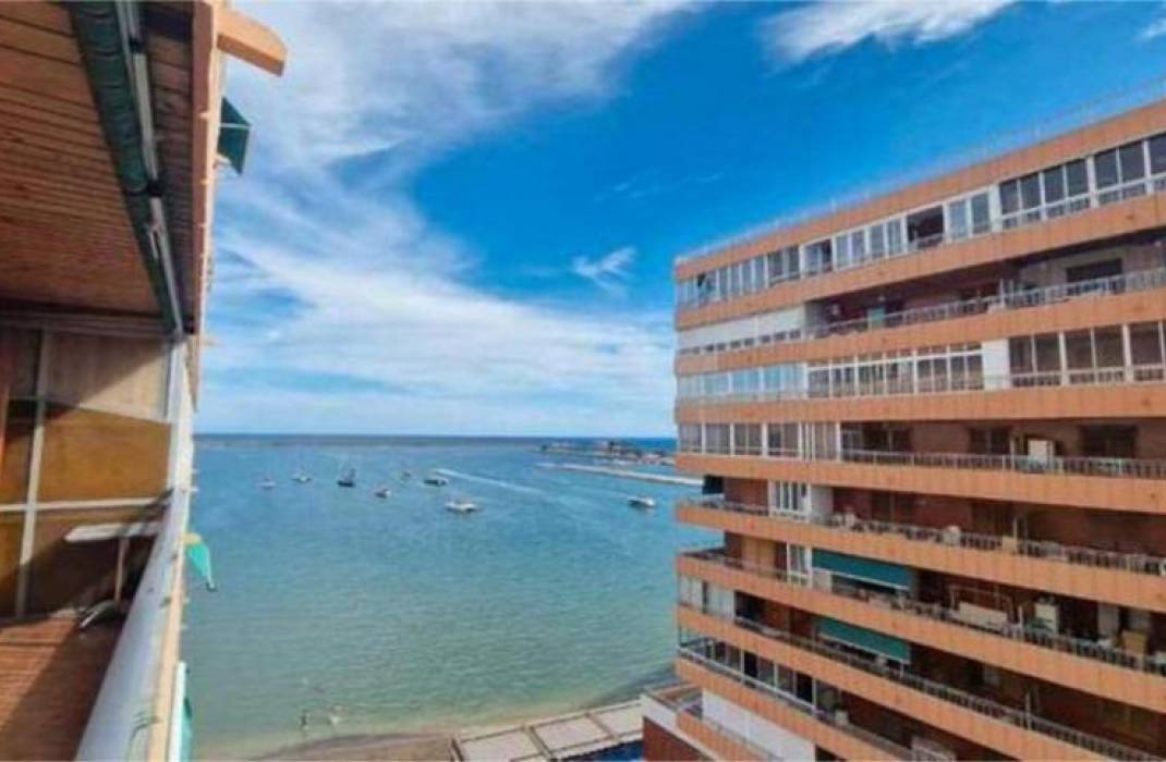 Resale - Apartment - Torrevieja - Acequion