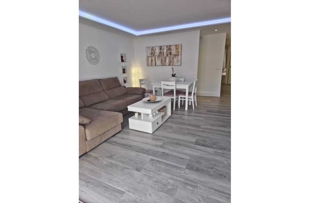 Resale - Apartment - Torrevieja - Acequion