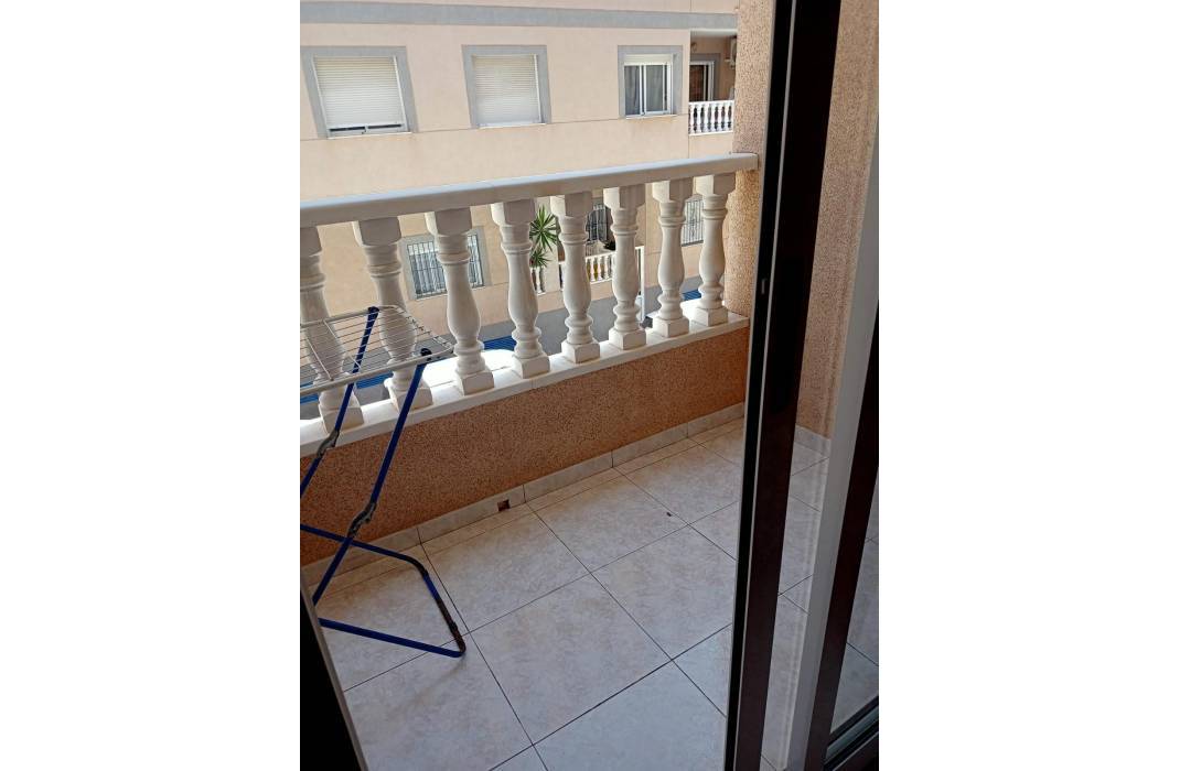 Resale - Apartment - Torrevieja - Acequion