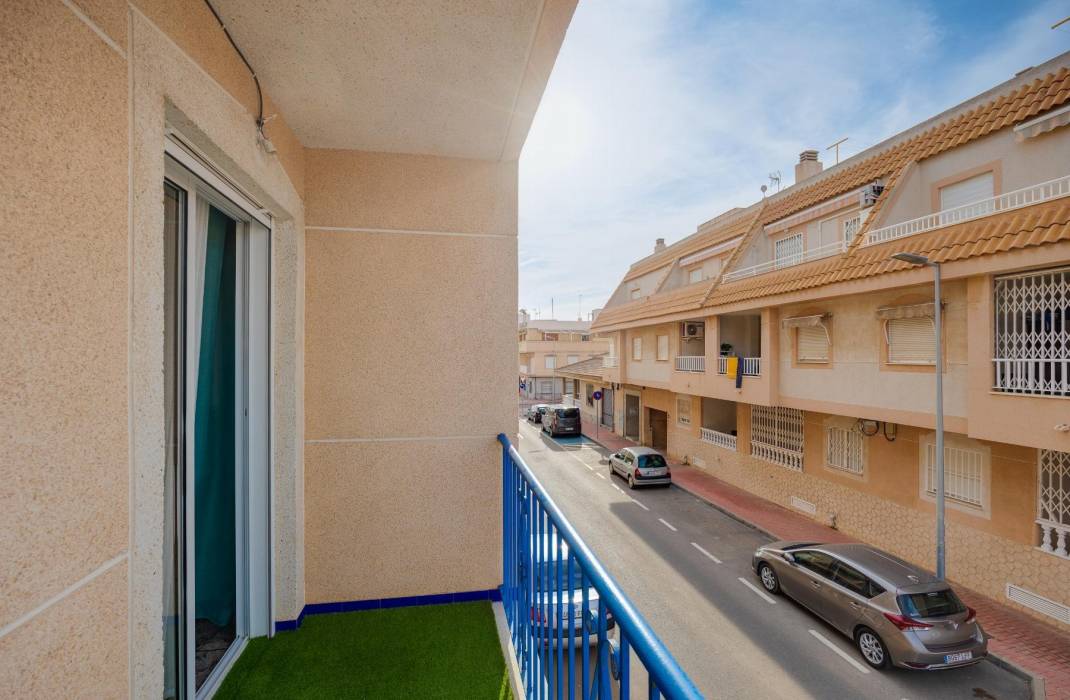 Resale - Apartment - Torrevieja - Acequion