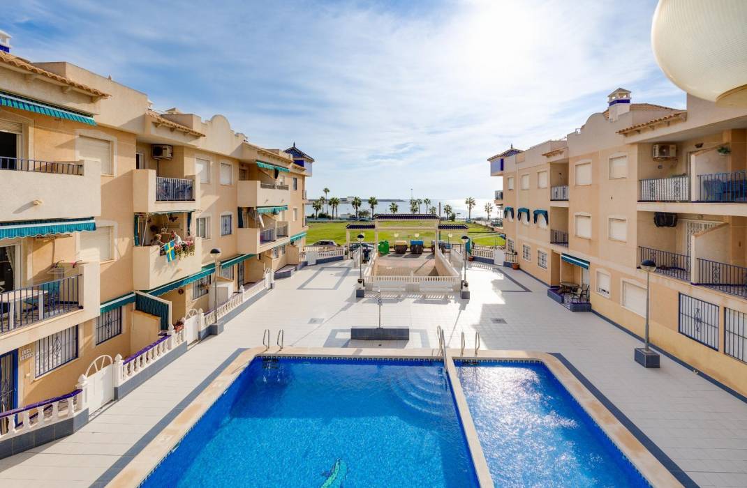 Resale - Apartment - Torrevieja - Acequion