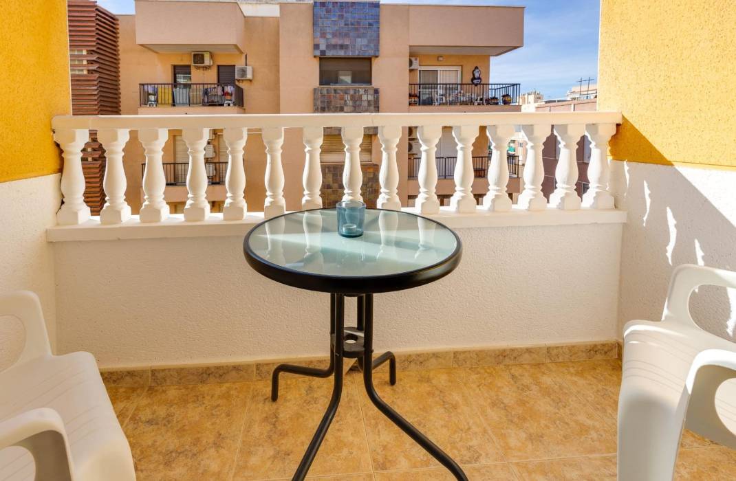 Resale - Apartment - Torrevieja - Acequion