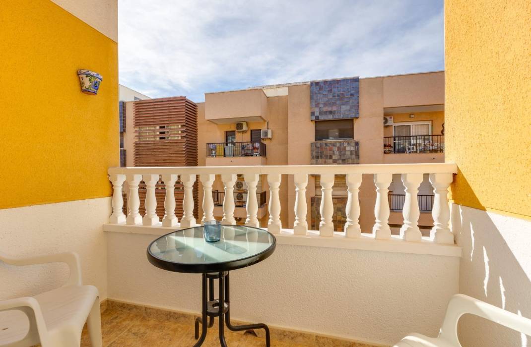 Resale - Apartment - Torrevieja - Acequion