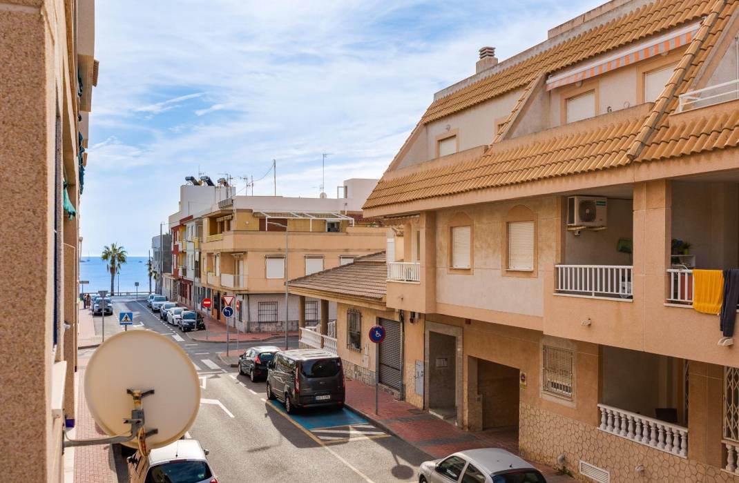 Resale - Apartment - Torrevieja - Acequion