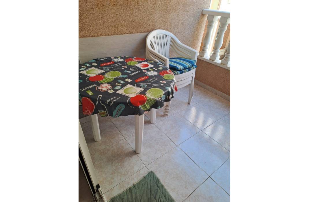 Resale - Apartment - Torrevieja - Acequion