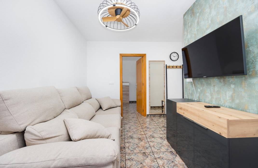 Resale - Apartment - Torrevieja - Acequion