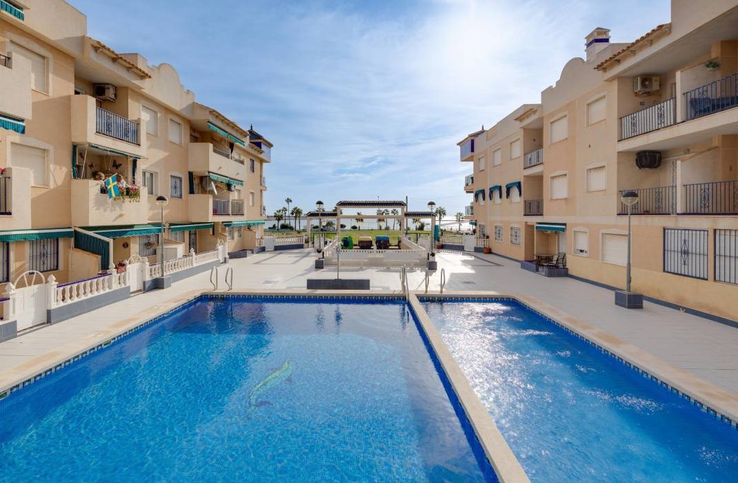 Resale - Apartment - Torrevieja - Acequion