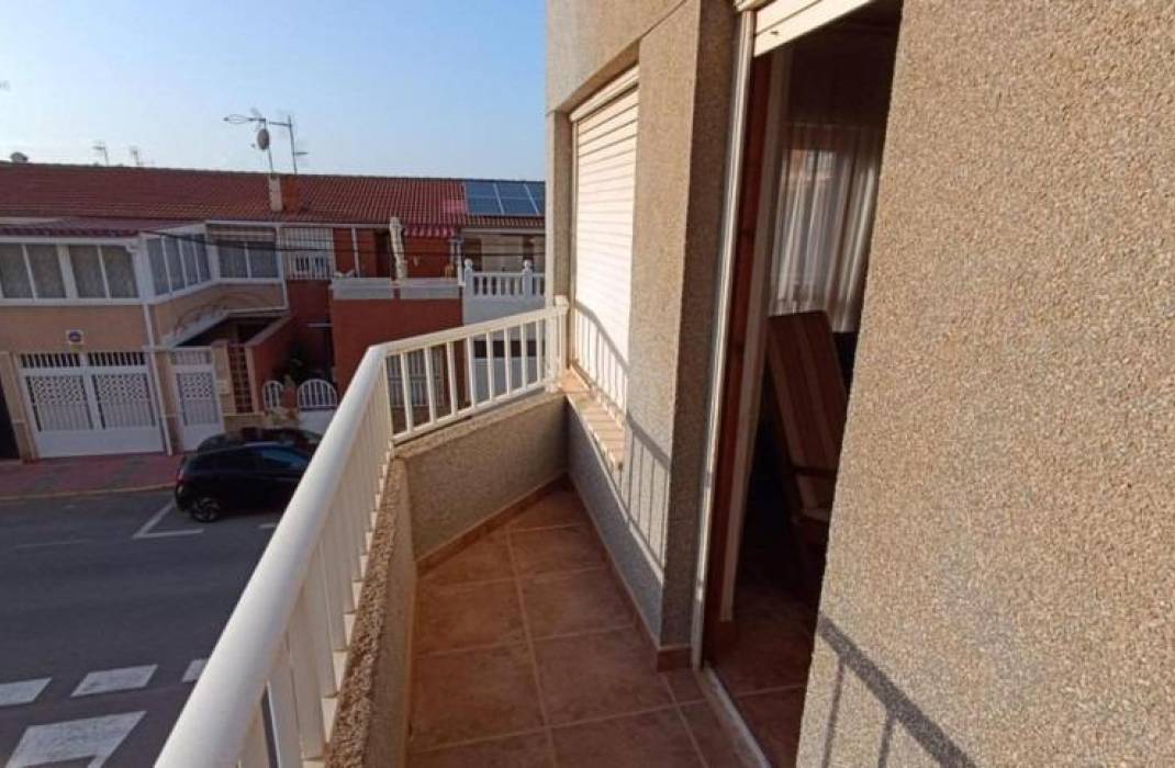 Resale - Apartment - Torrevieja - Acequion