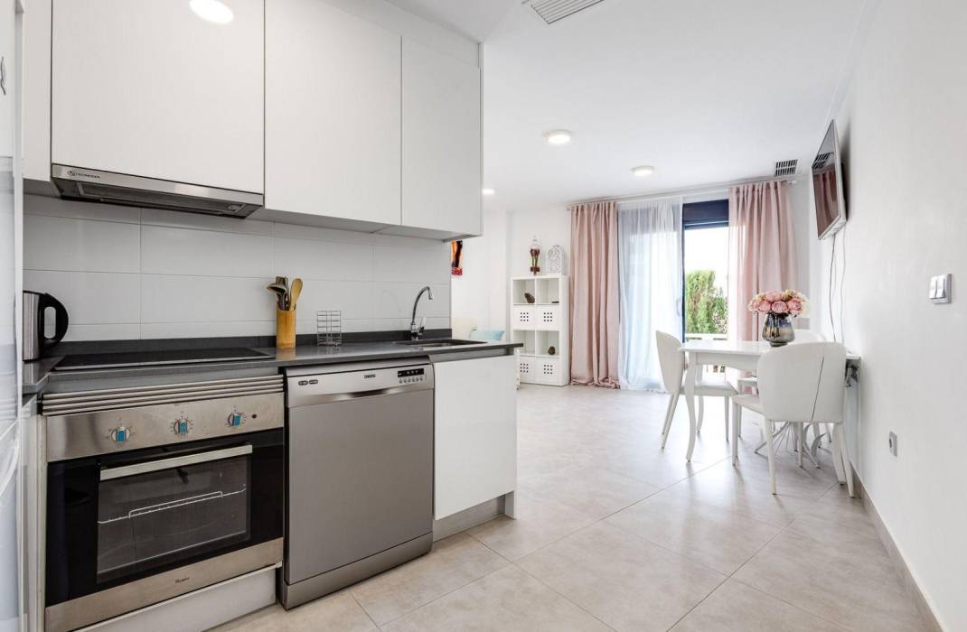 Resale - Apartment - Torrevieja - Aguas Nuevas