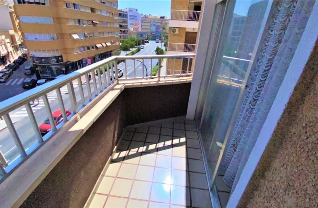 Resale - Apartment - Torrevieja - Av. Dr. Gregorio Marañón, 11