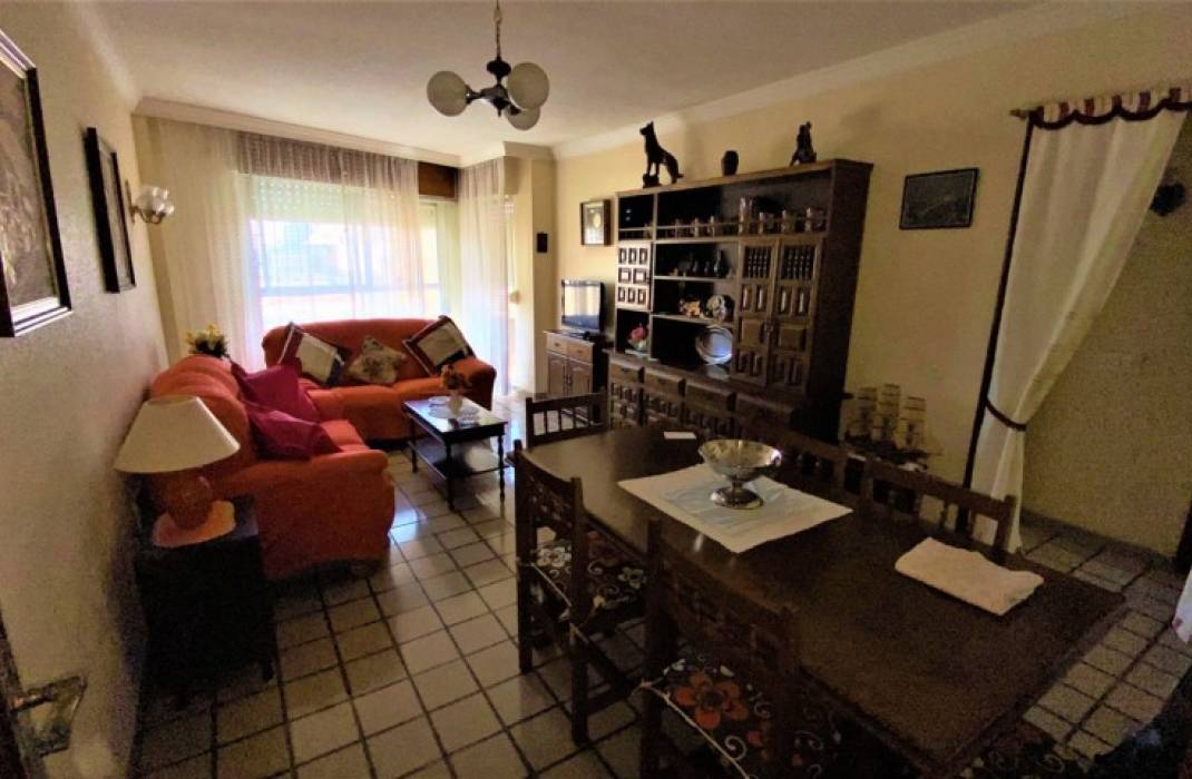 Resale - Apartment - Torrevieja - Av. Dr. Gregorio Marañón, 11