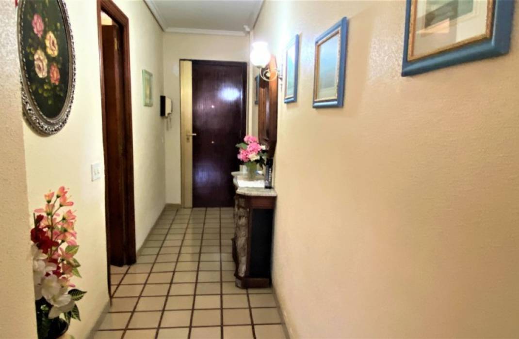 Resale - Apartment - Torrevieja - Av. Dr. Gregorio Marañón, 11