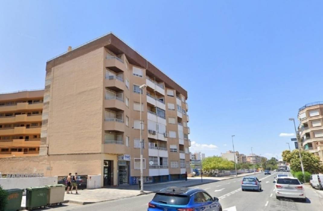 Resale - Apartment - Torrevieja - Av. Dr. Gregorio Marañón, 11