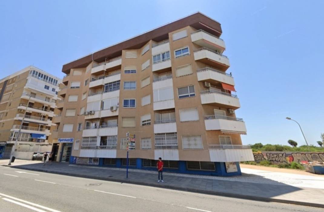 Resale - Apartment - Torrevieja - Av. Dr. Gregorio Marañón, 11