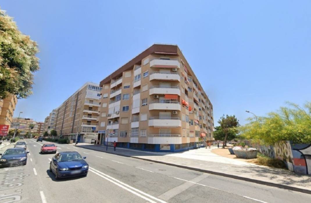 Resale - Apartment - Torrevieja - Av. Dr. Gregorio Marañón, 11