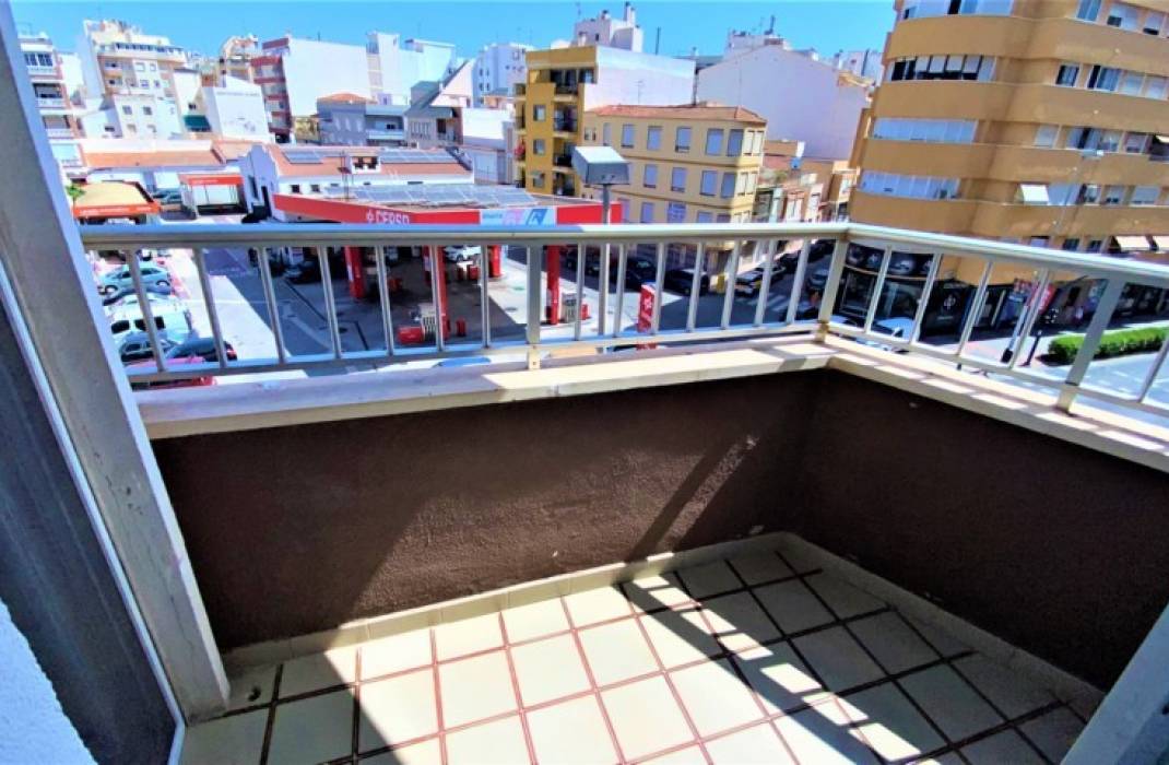 Resale - Apartment - Torrevieja - Av. Dr. Gregorio Marañón, 11