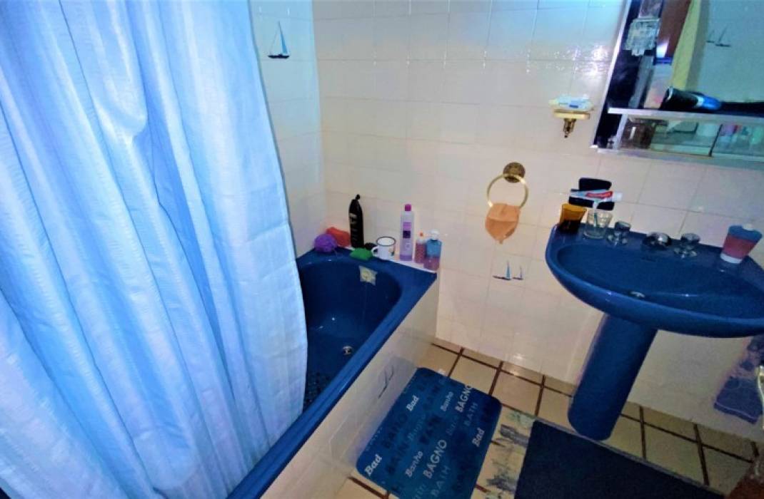 Resale - Apartment - Torrevieja - Av. Dr. Gregorio Marañón, 11