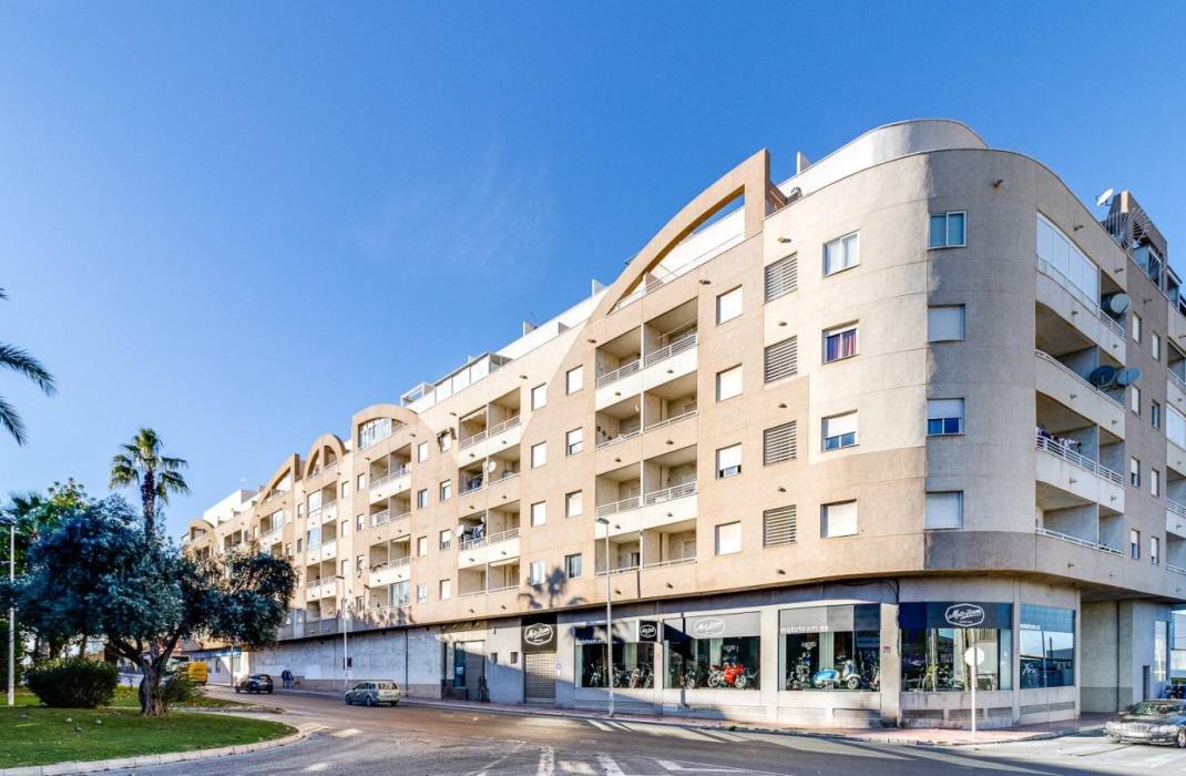 Resale - Apartment - Torrevieja - Avenida Delfina Viudes