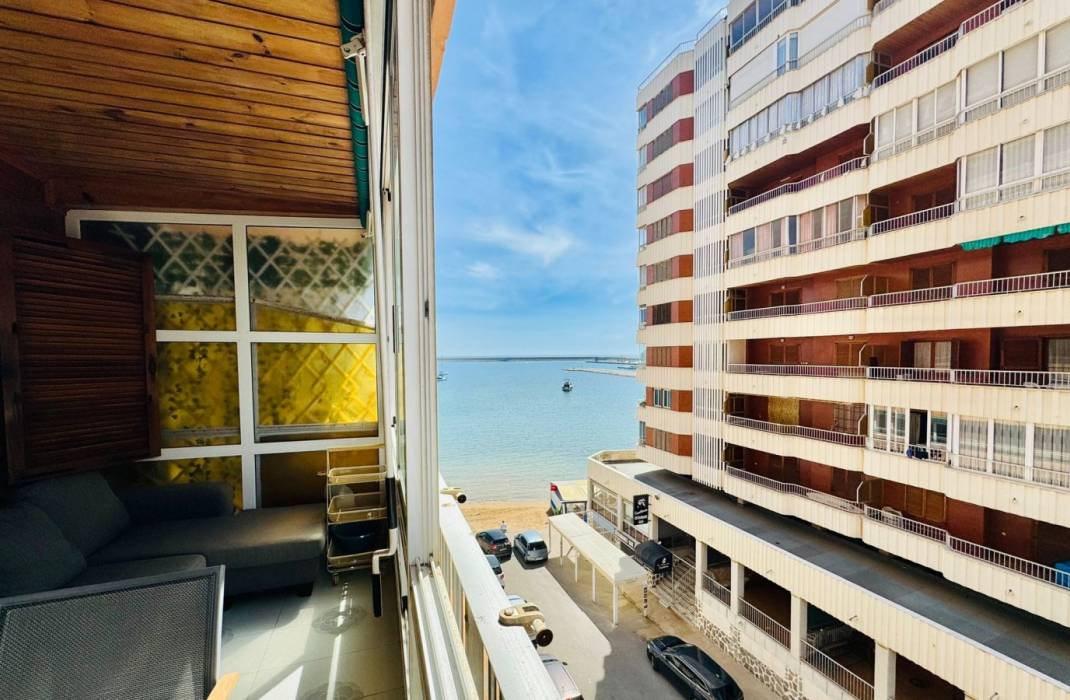 Resale - Apartment - Torrevieja - AVENIDA GREGORIO MARAÑON, 39 - ESC 1 - 3º - D