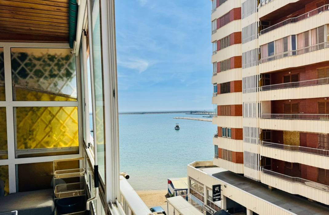 Resale - Apartment - Torrevieja - AVENIDA GREGORIO MARAÑON, 39 - ESC 1 - 3º - D